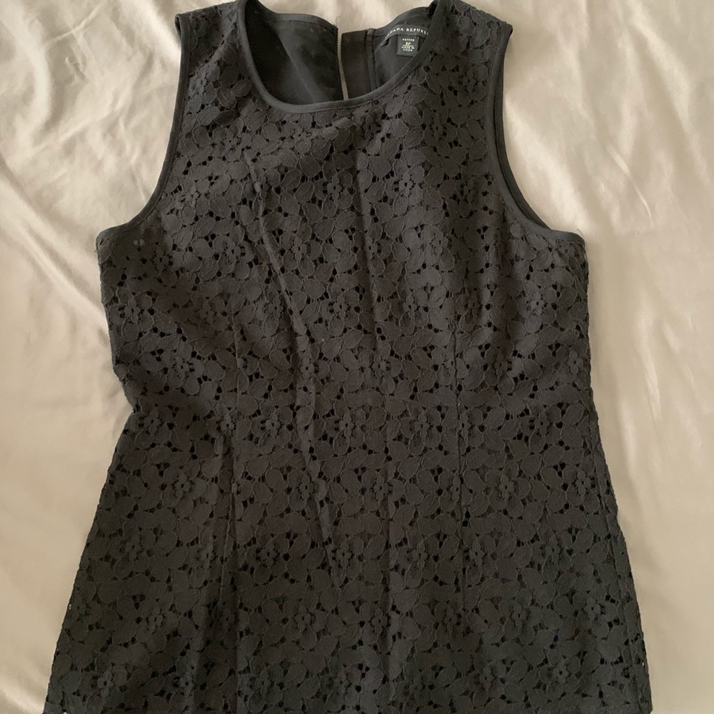Banana republic lace zip back top size 8